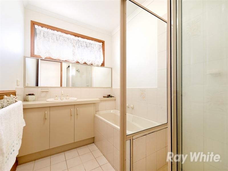 1 Clarendon Drive, Somerville VIC 3912