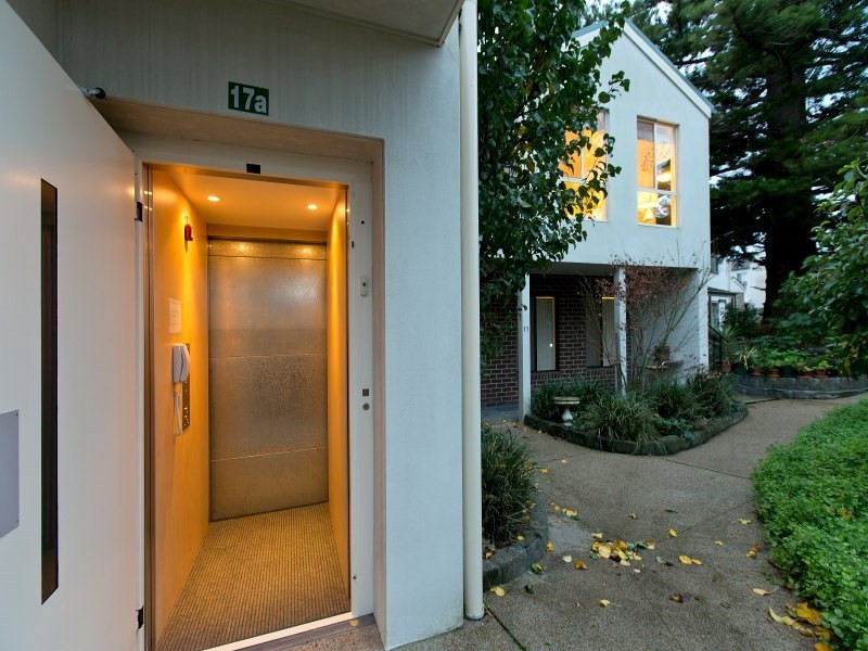 17a/77 Tanti Avenue, Mornington VIC 3931