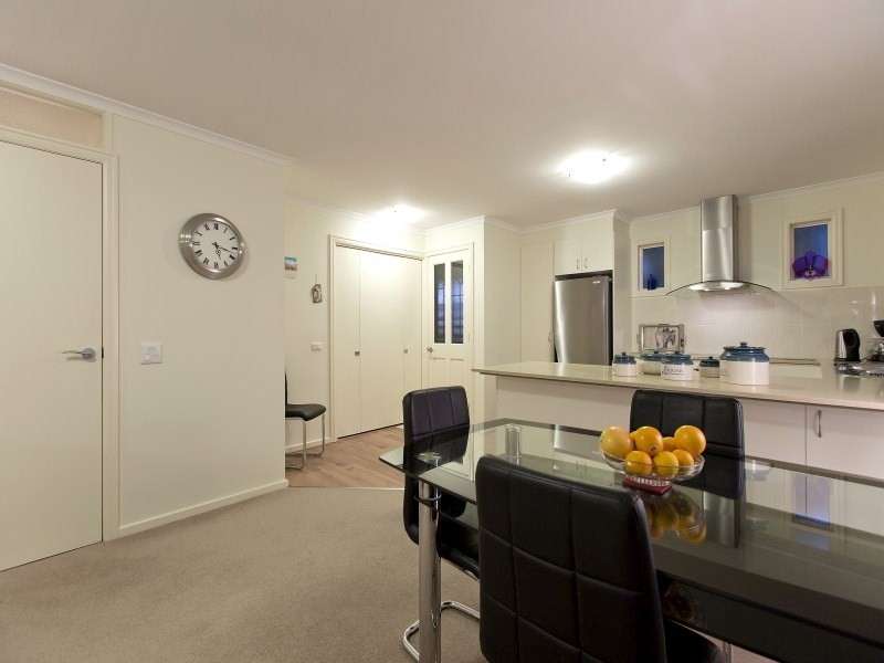 17a/77 Tanti Avenue, Mornington VIC 3931