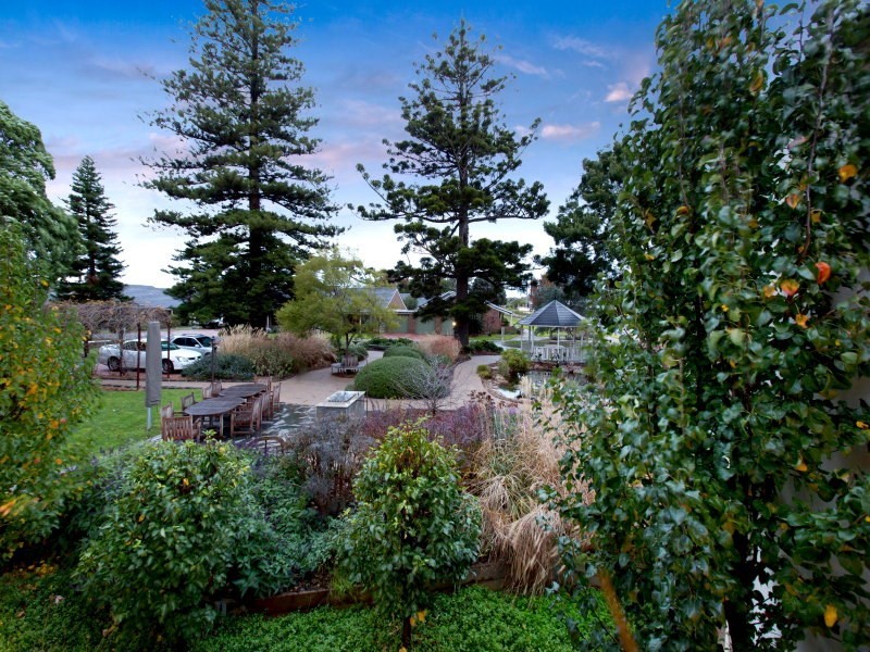 17a/77 Tanti Avenue, Mornington VIC 3931