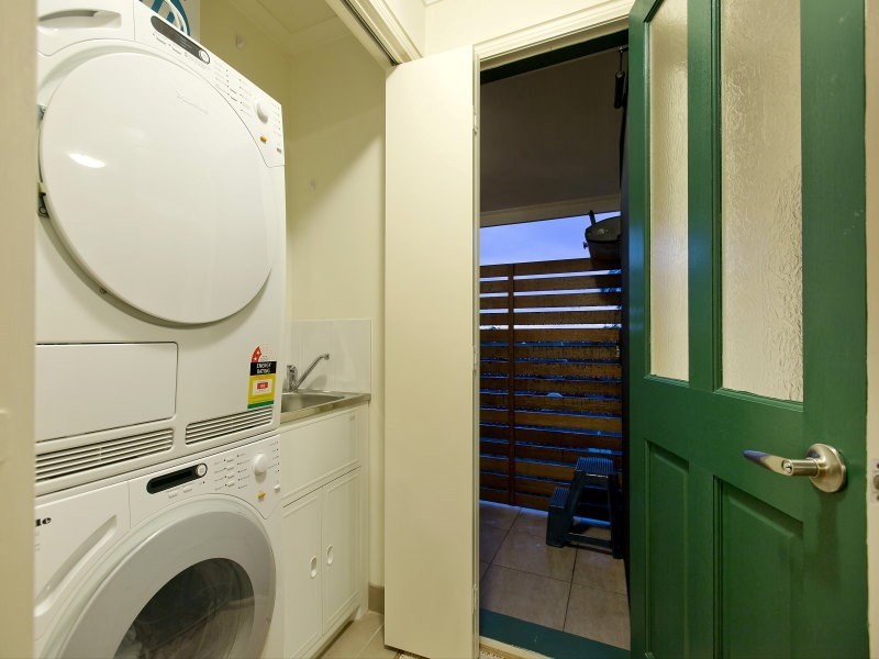 17a/77 Tanti Avenue, Mornington VIC 3931