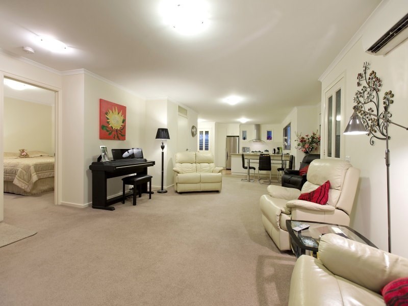 17a/77 Tanti Avenue, Mornington VIC 3931