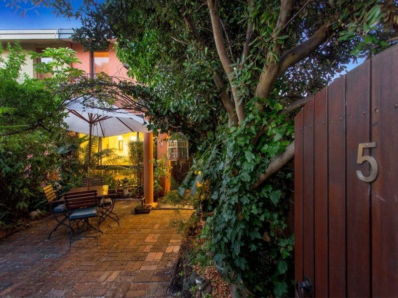 5/5-9 Canterbury Street, Mornington VIC 3931