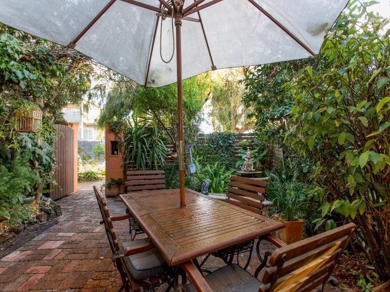 5/5-9 Canterbury Street, Mornington VIC 3931