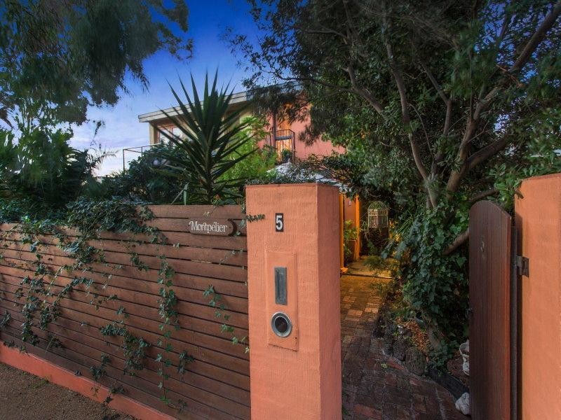 5/5-9 Canterbury Street, Mornington VIC 3931