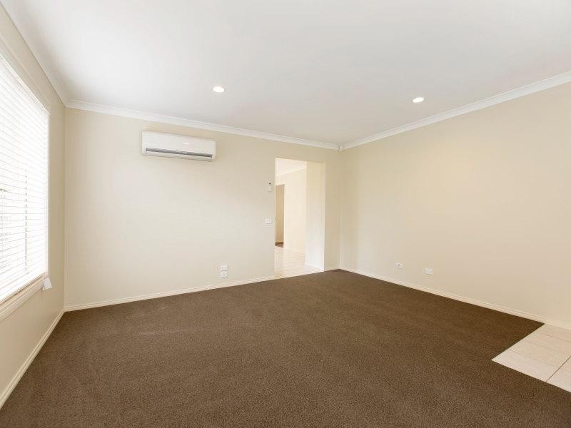 6 Meadow Crest Circuit, Mount Martha VIC 3934