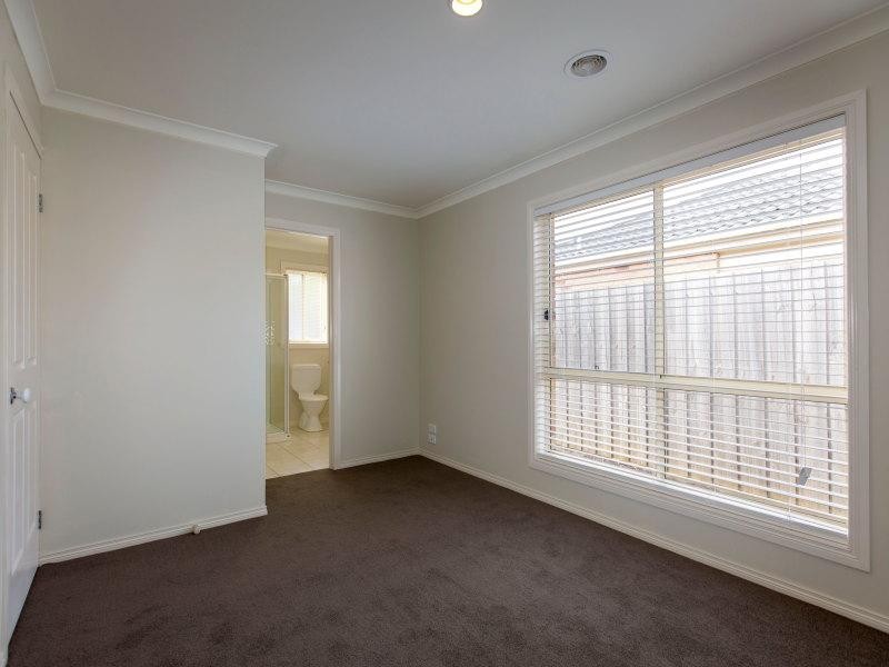 6 Meadow Crest Circuit, Mount Martha VIC 3934