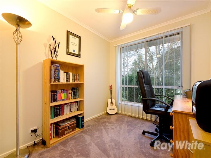 5 Clarendon Drive, Somerville VIC 3912