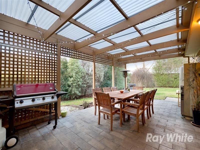 5 Clarendon Drive, Somerville VIC 3912