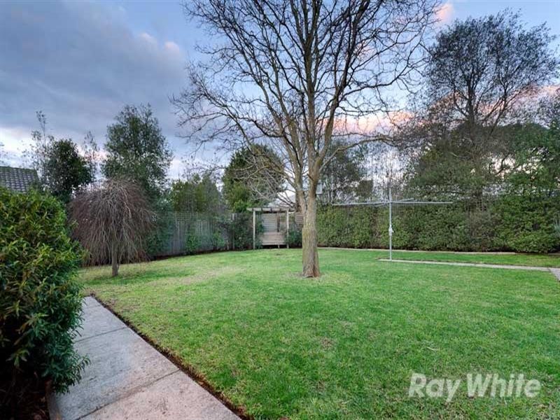 5 Clarendon Drive, Somerville VIC 3912