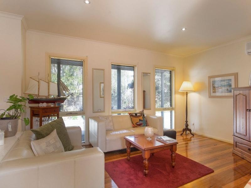 2/41 Spray Street, Mornington VIC 3931