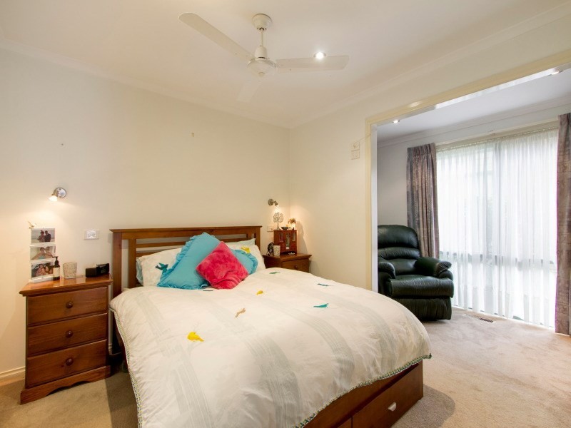 27/98 Bungower Road, Mornington VIC 3931