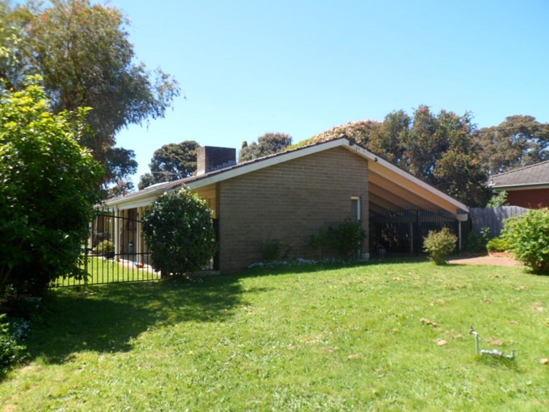 51 Van Ness Avenue, Mornington VIC 3931