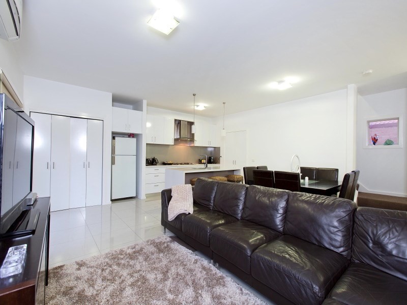 2/14 Napier Street, Mornington VIC 3931