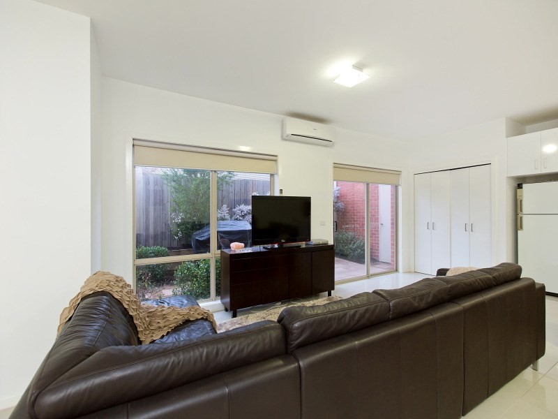 2/14 Napier Street, Mornington VIC 3931