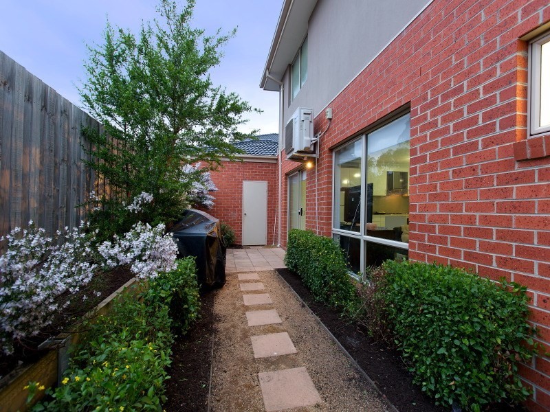 2/14 Napier Street, Mornington VIC 3931