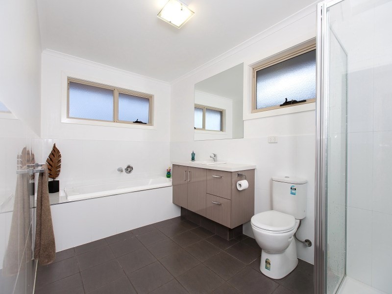 2/14 Napier Street, Mornington VIC 3931