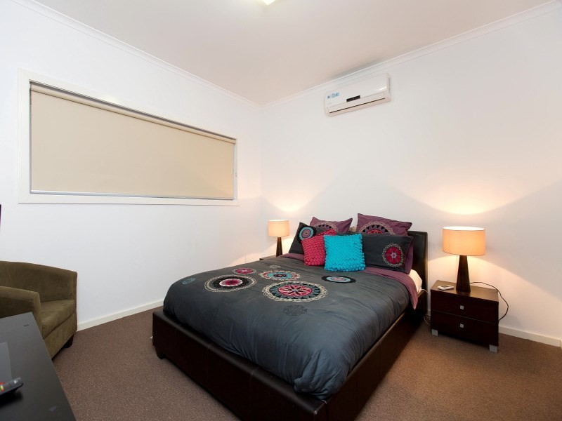 2/14 Napier Street, Mornington VIC 3931