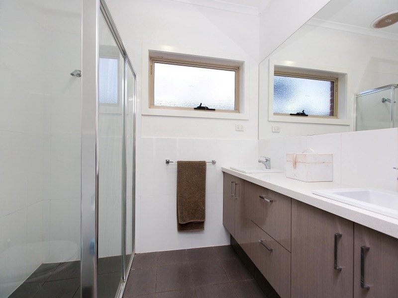 2/14 Napier Street, Mornington VIC 3931