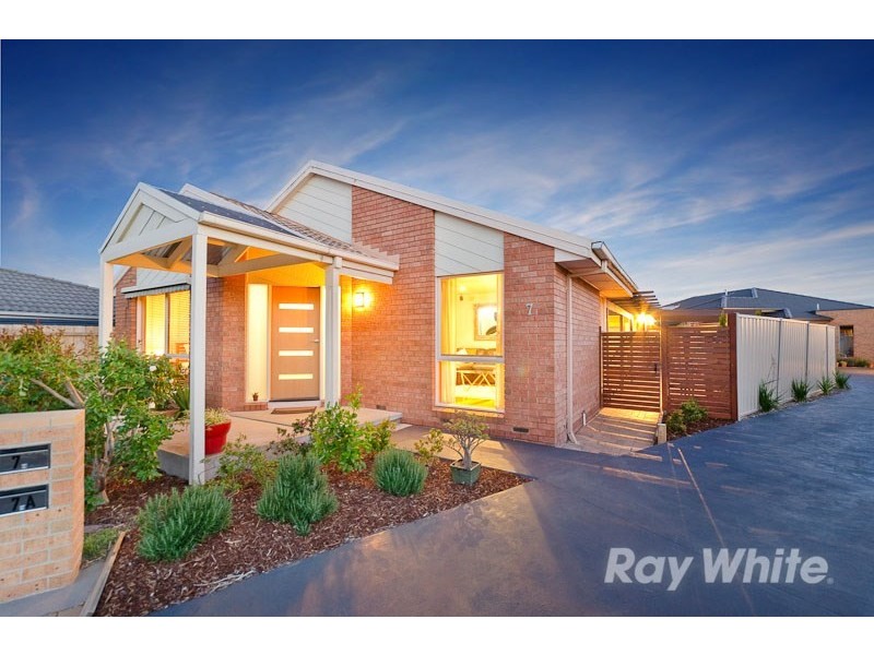 7 Jamboree Close, Mornington VIC 3931
