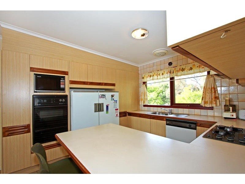 16 Barrow Street, Mount Martha VIC 3934