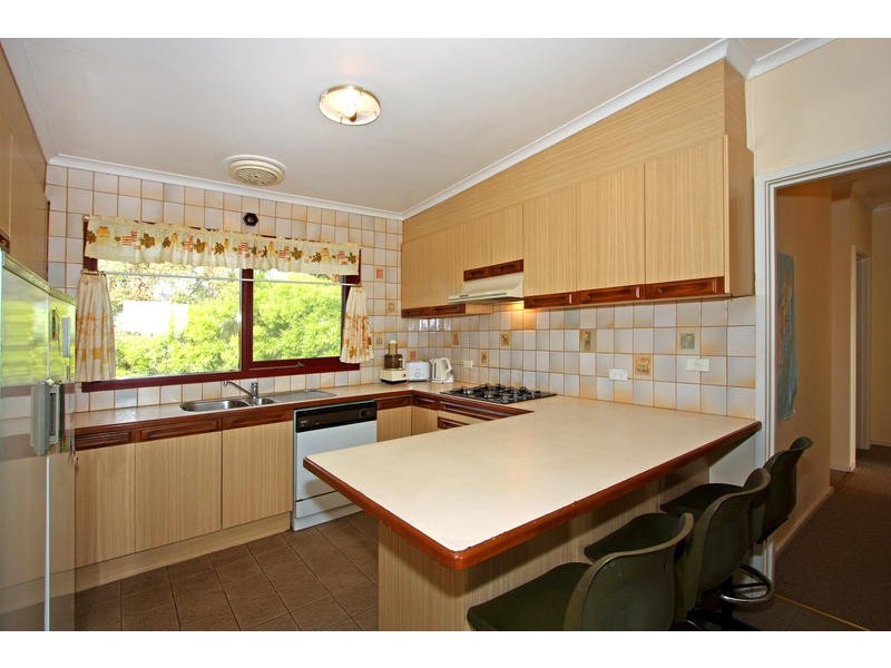 16 Barrow Street, Mount Martha VIC 3934