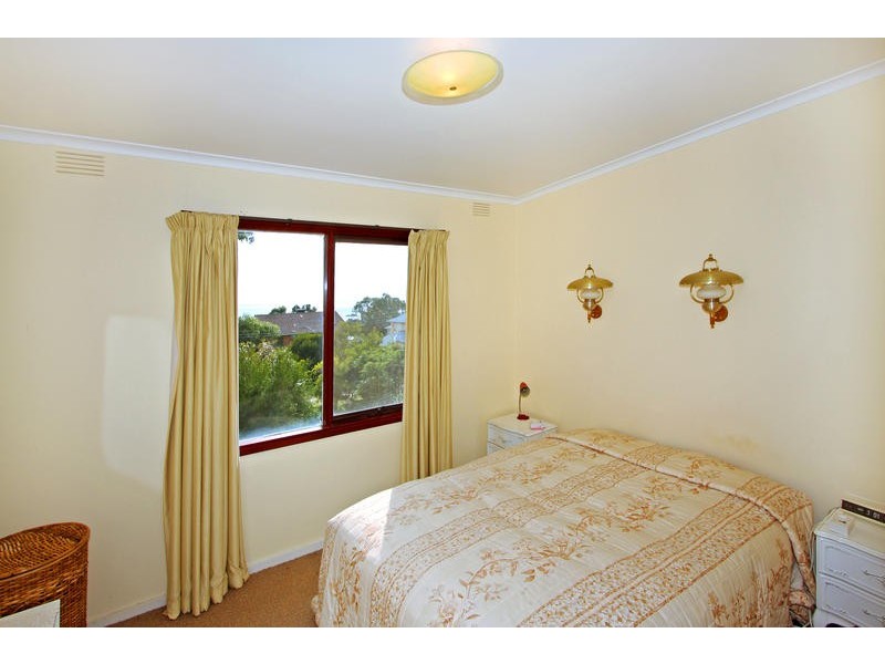 16 Barrow Street, Mount Martha VIC 3934