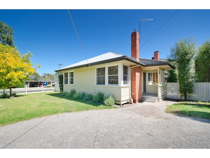 24 Surrey Street, Mornington VIC 3931