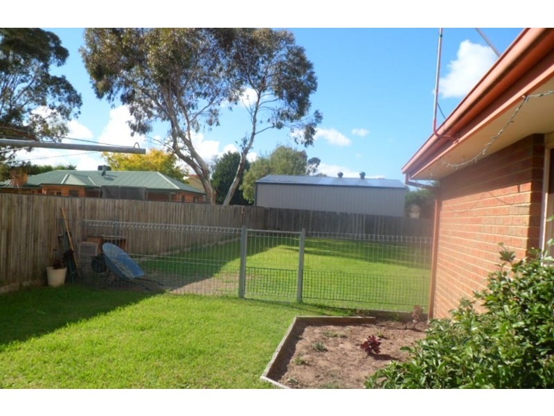 16 Moorhead Avenue, Mornington VIC 3931