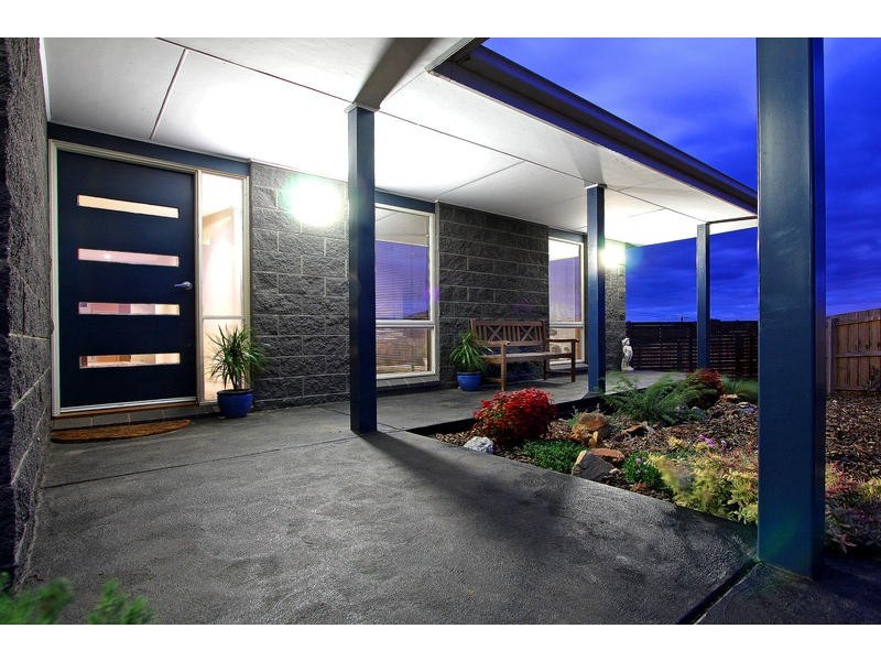 17 Garo Crescent, Mount Martha VIC 3934