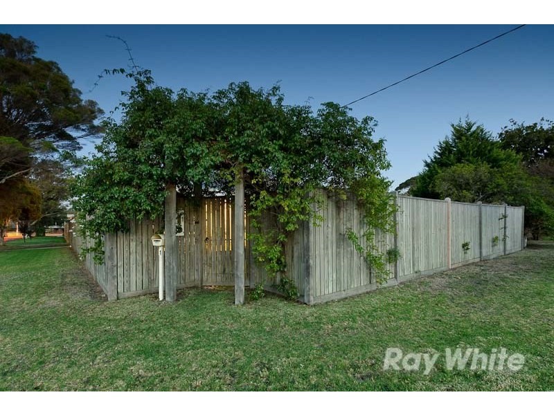 1 Campbell Grove, Mornington VIC 3931