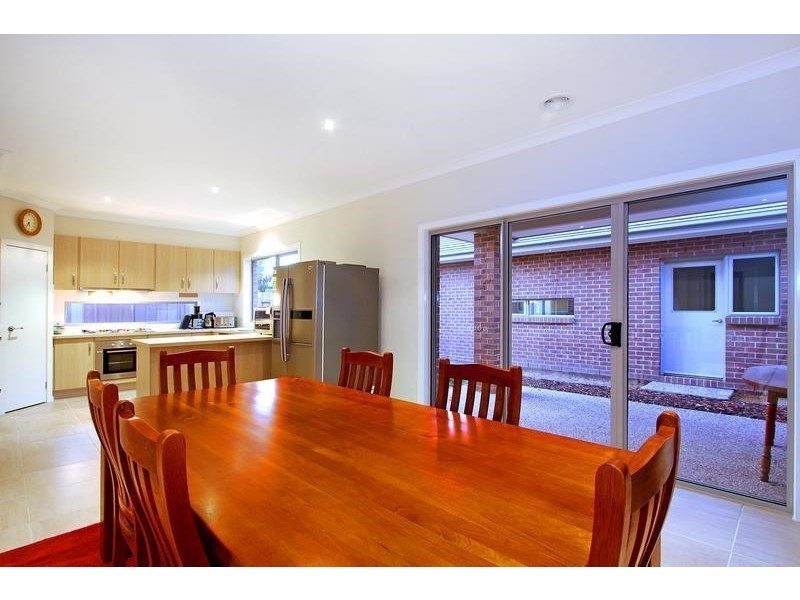 1/27 Alameda Avenue, Mornington VIC 3931