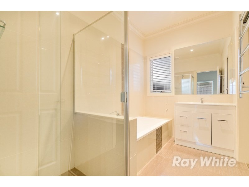 2 Tyalla Grove, Mornington VIC 3931