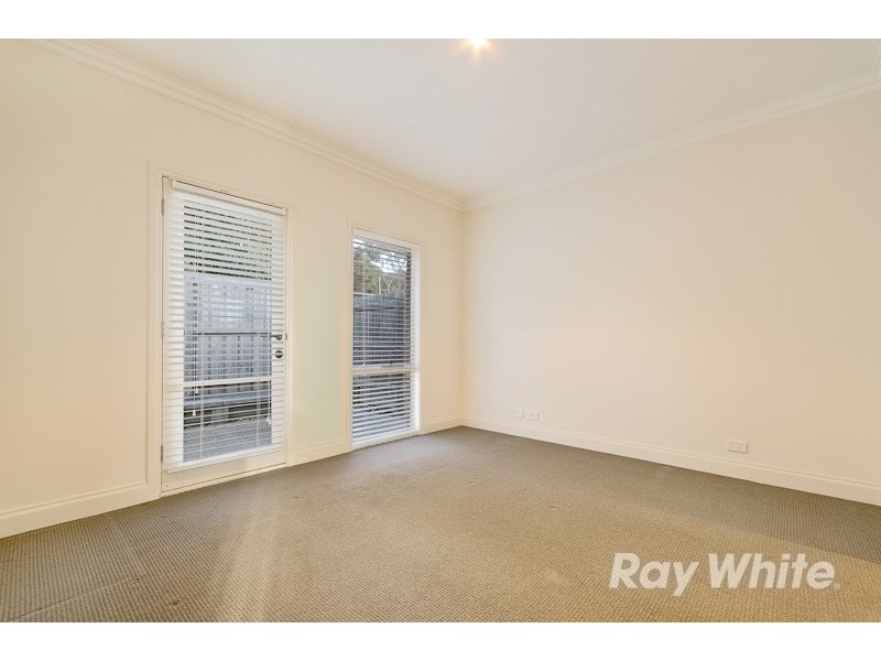 2 Tyalla Grove, Mornington VIC 3931