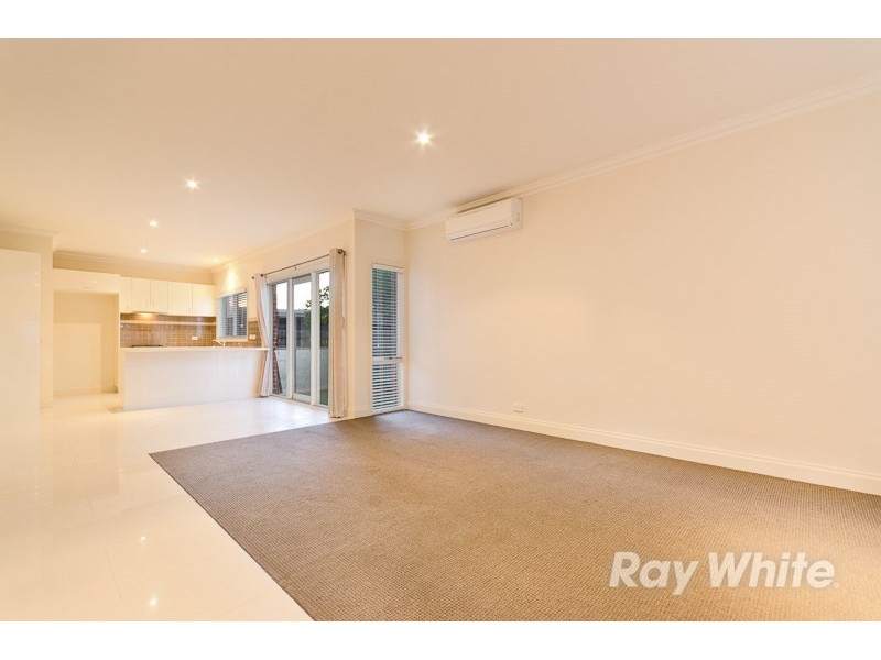 2 Tyalla Grove, Mornington VIC 3931