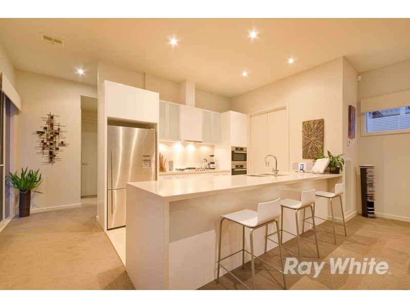 11 Mills Beach Close, Mornington VIC 3931