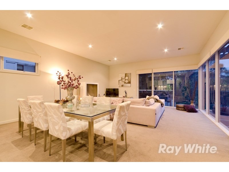 11 Mills Beach Close, Mornington VIC 3931