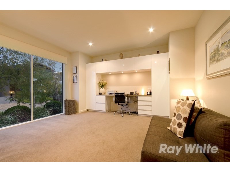 11 Mills Beach Close, Mornington VIC 3931
