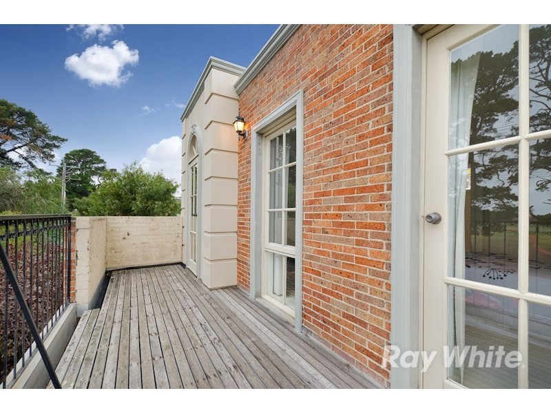 73 Hampden Street, Mornington VIC 3931