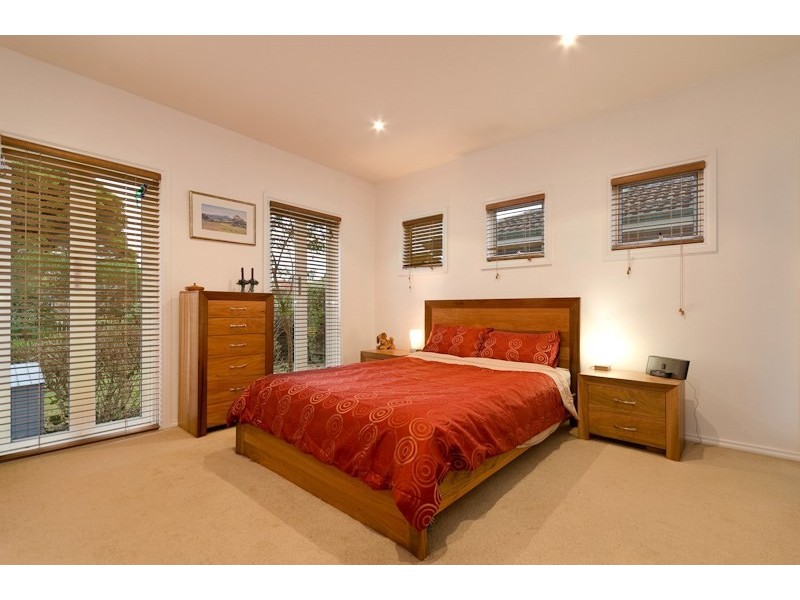 2/10-12 Surrey Street, Mornington VIC 3931