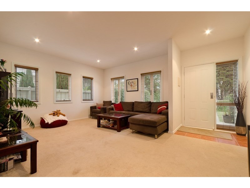 2/10-12 Surrey Street, Mornington VIC 3931