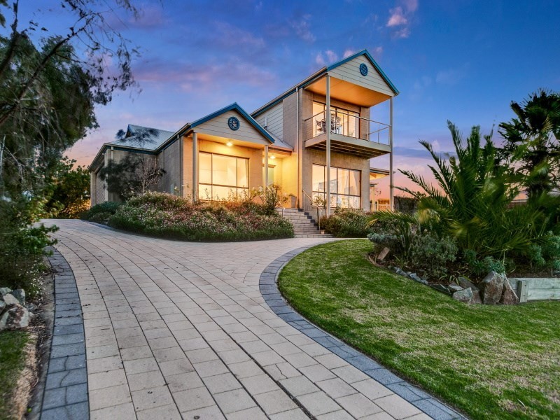 3 Hove Road, Mount Martha VIC 3934