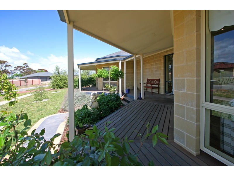 75 Balcombe Drive, Mount Martha VIC 3934