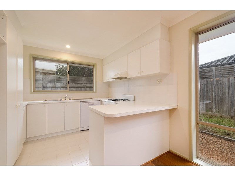 27 Parwan Crescent, Mornington VIC 3931