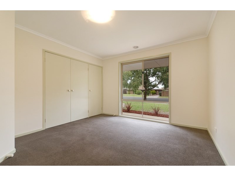 27 Parwan Crescent, Mornington VIC 3931