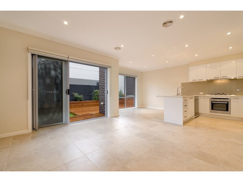 85 Seaview Avenue, Safety Beach VIC 3936