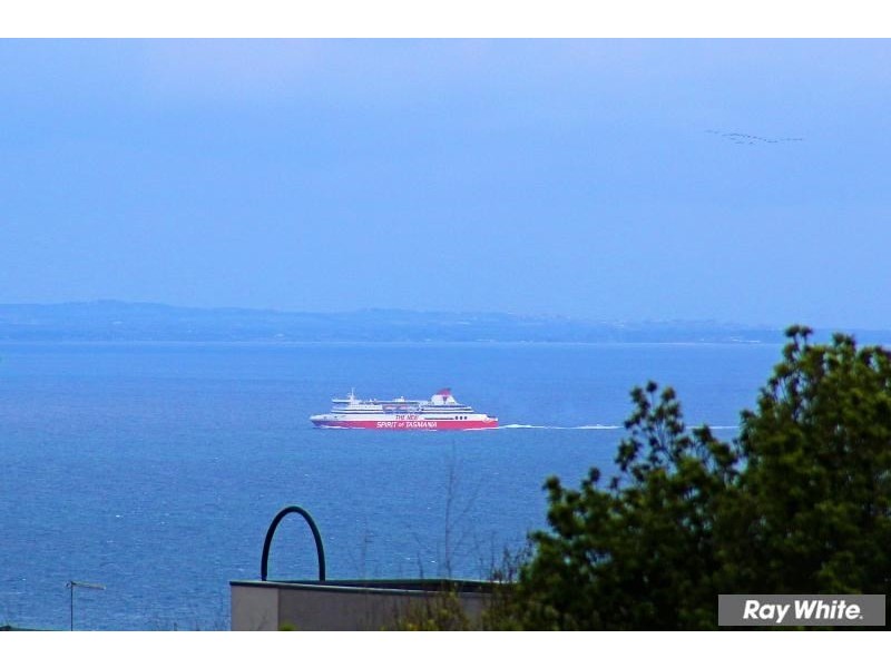 3 Esher Rise, Mount Martha VIC 3934