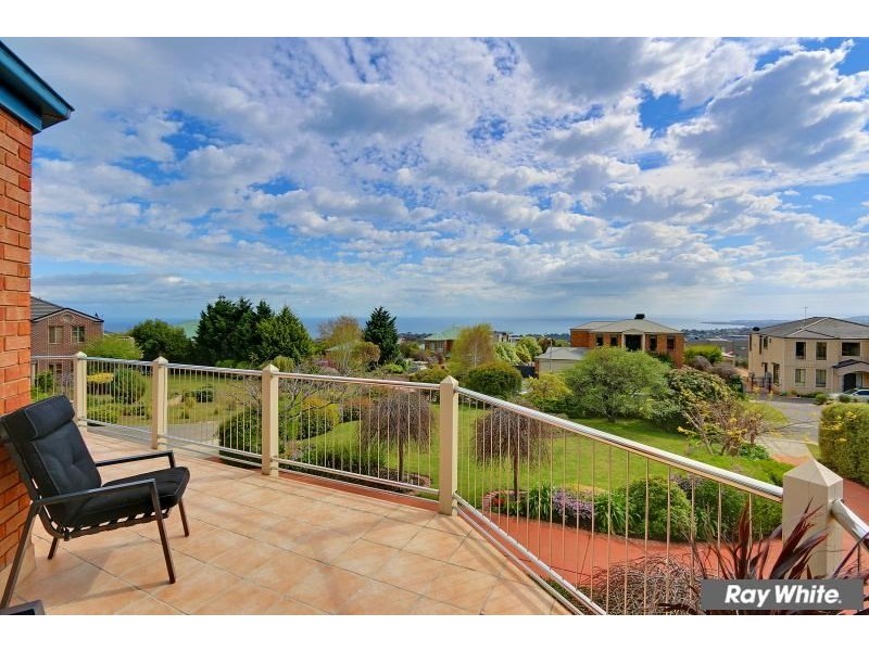 3 Esher Rise, Mount Martha VIC 3934