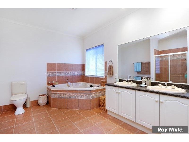 3 Esher Rise, Mount Martha VIC 3934