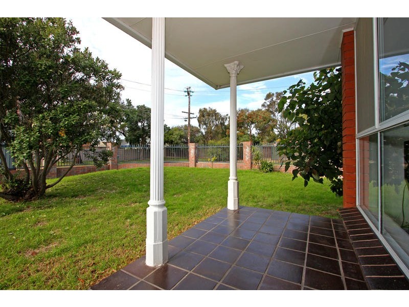 1/3 Johns Road, Mornington VIC 3931